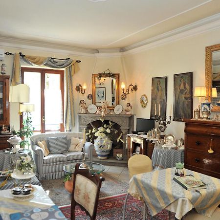 ヴェッレトリ Casa Pontecorvi Bed & Breakfast エクステリア 写真