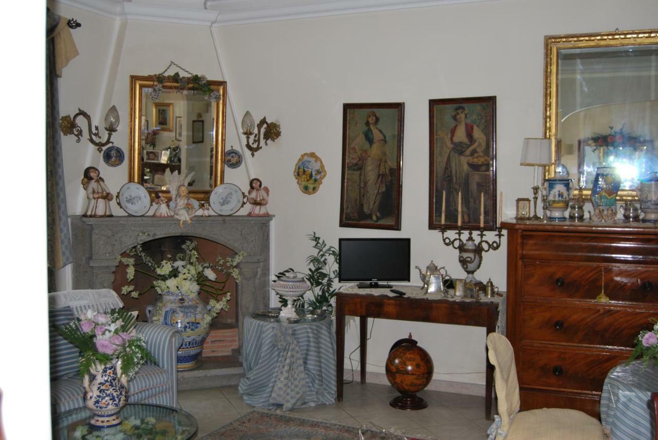 ヴェッレトリ Casa Pontecorvi Bed & Breakfast エクステリア 写真